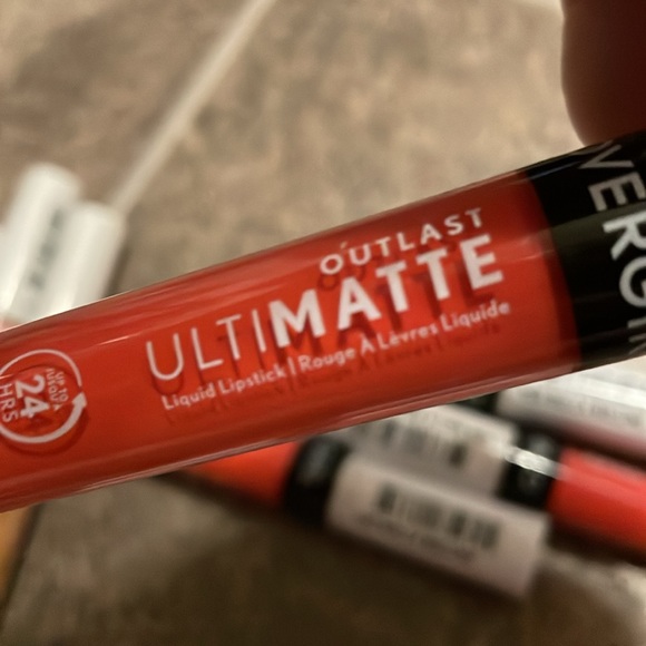 Lot of 10 Covergirl Outlast Ultimatte liquid lipstick - Picture 2 of 3